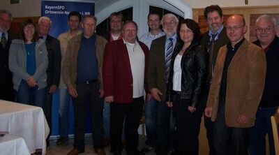 Die SPD-Ortsvorsitzenden aus dem Labertal mit Bildungsexperten Martin Güll MdL (5. v. rechts) und Reinhold Perlak MdL (l